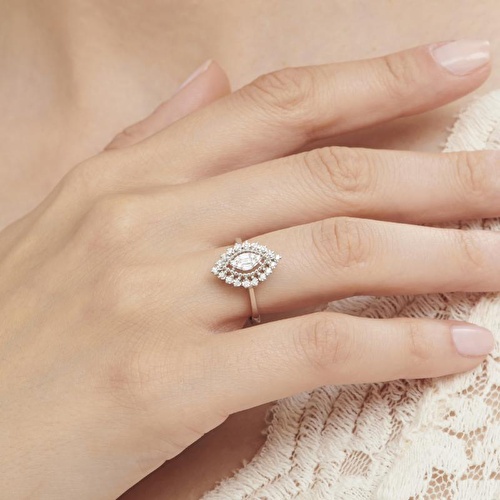 0.19 Karat Pırlanta Baget Yüzük