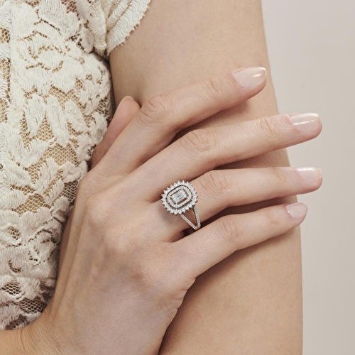 1.01 Karat Pırlanta Kolları Taşlı Baget Yüzük