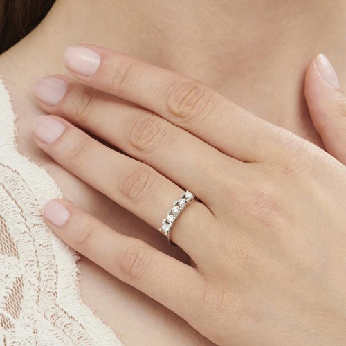 Pırlanta Beştaş Yüzük