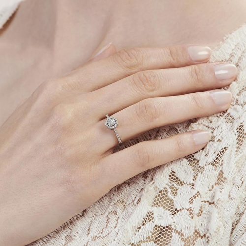 0.24 Karat Pırlanta Bouquet Yüzük