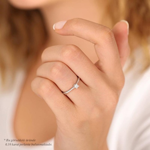 0.21 Karat Pırlanta Tektaş Yüzük