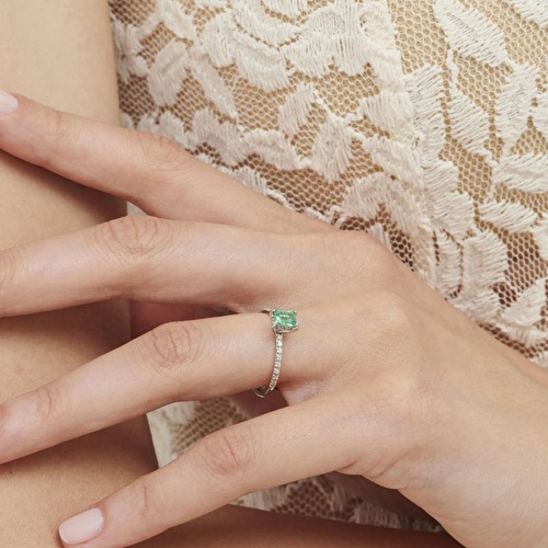 0.99 Karat Pırlanta Zümrüt Yüzük