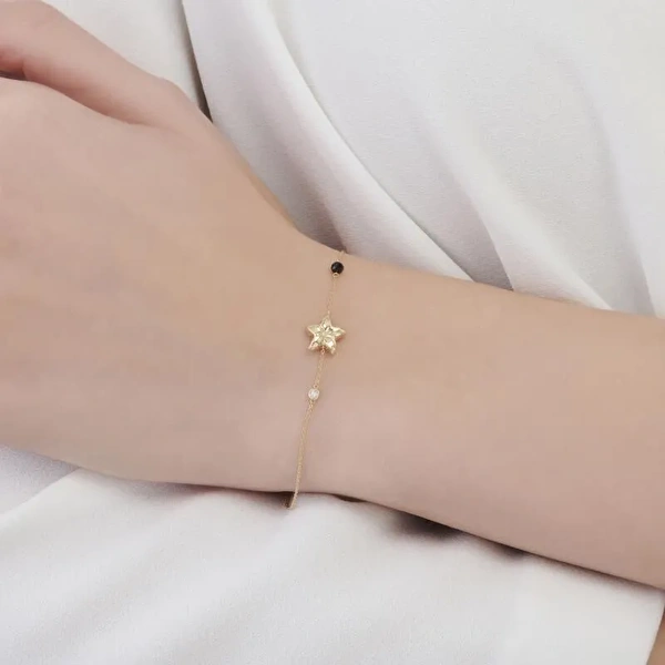 0.02 Karat Pırlanta Spinel Taşlı Çiçek Bileklik