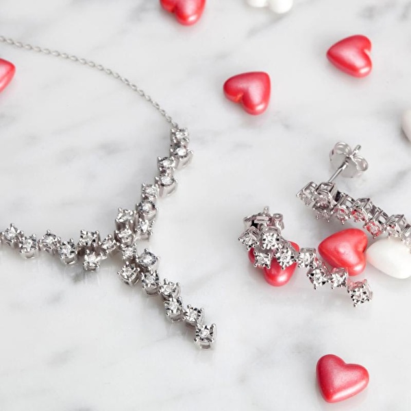 0.18 Karat Pırlanta Kolye