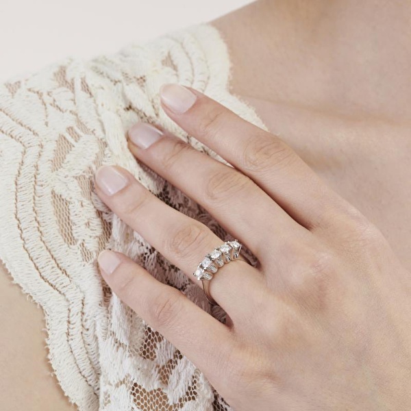 0.70 Karat Pırlanta Beştaş Yüzük