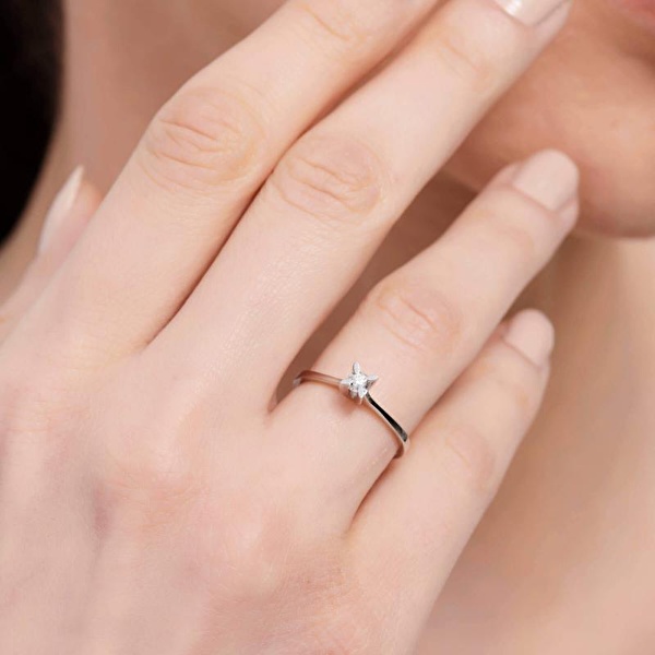 Pırlanta Tektaş Yüzük