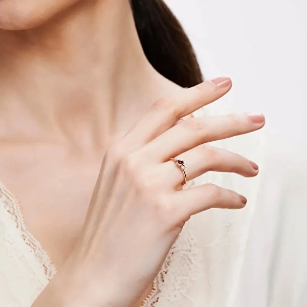 0.07 Karat Pırlanta Yakut Tria Yüzük