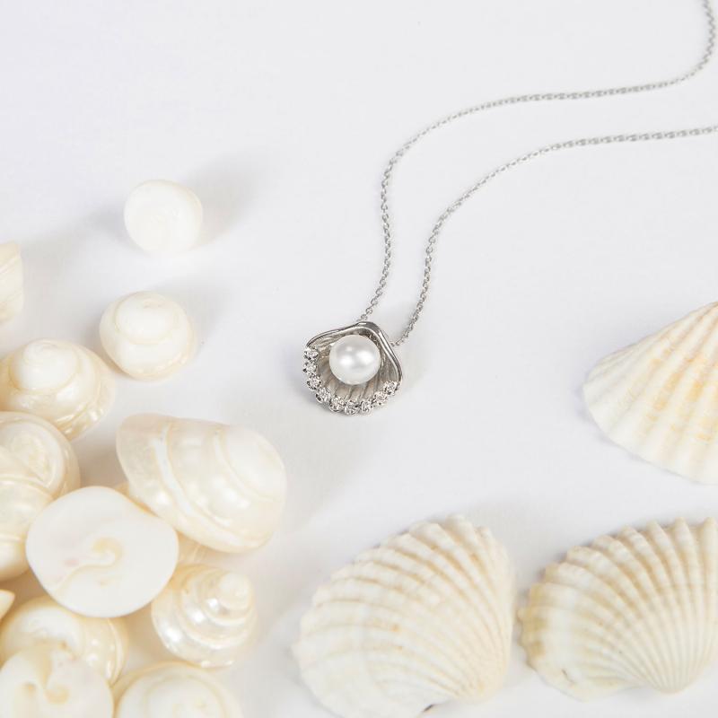 Oyster Pearl Diamond Necklace