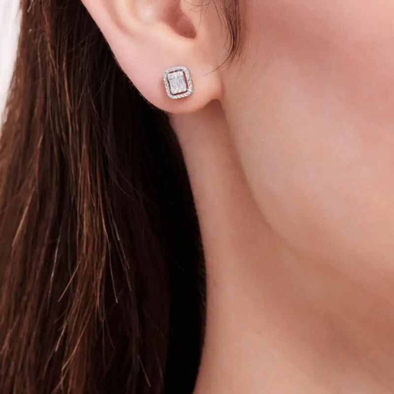0.18 Carat Baguette Diamond Earring