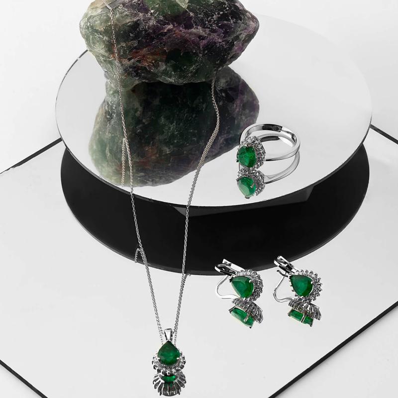 0.44 Carat Emerald Diamond Earrings