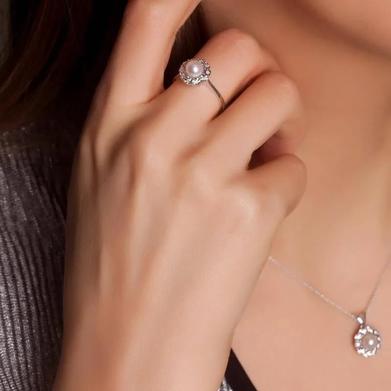 0.05 Carat Pearl Diamond Necklace