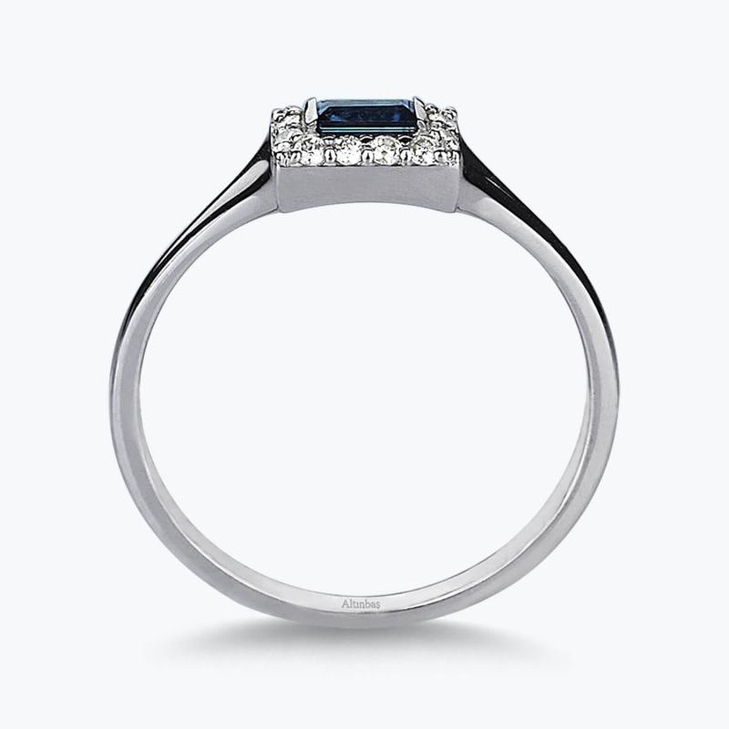 0.11 Carat Sapphire Diamond Ring