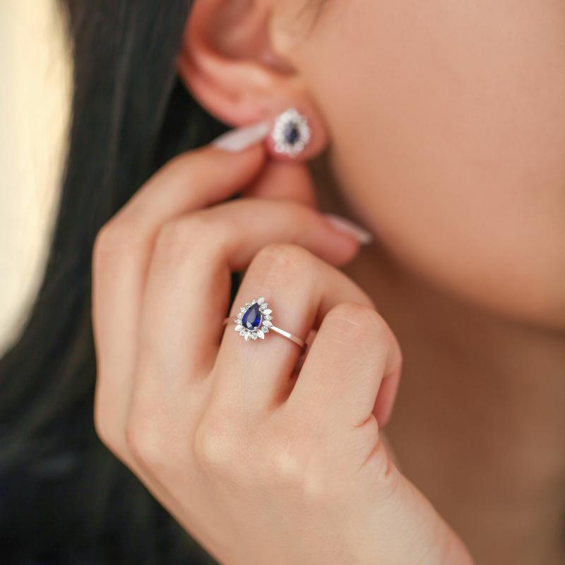 0.08 Carat Sapphire Diamond Ring